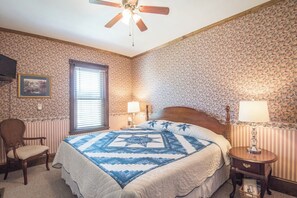 Premium bedding, iron/ironing board, free WiFi, bed sheets - CountryView Pa Bed And Breakfast (Kinzers)