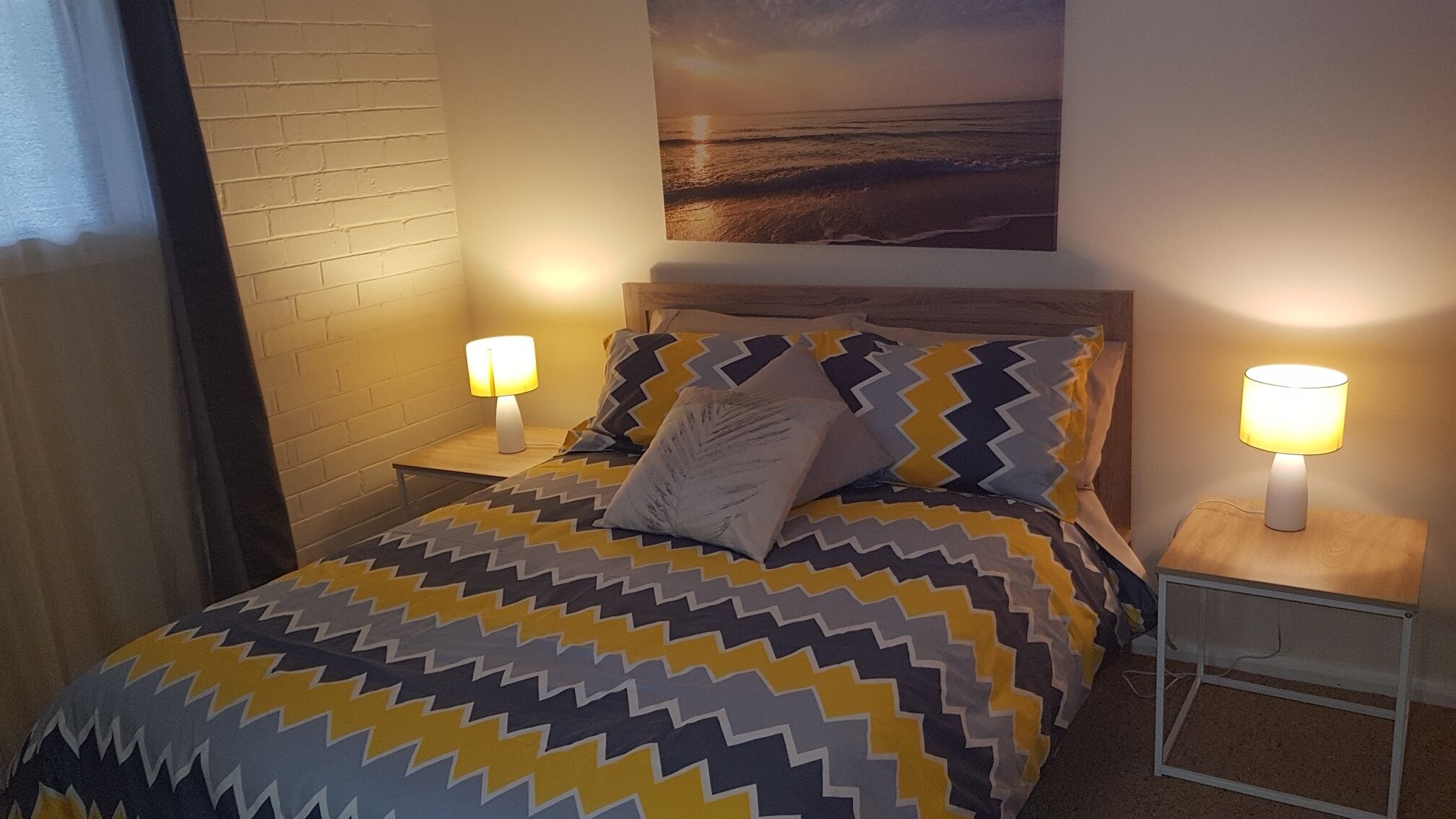 Cosy1 b/r with ensuite and separate lounge. Free wifi and continental breakfast.