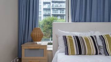 2 bedrooms, desk, iron/ironing board, travel crib