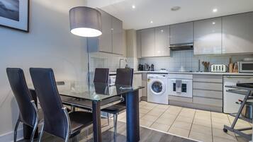 Fridge, microwave, oven, dishwasher