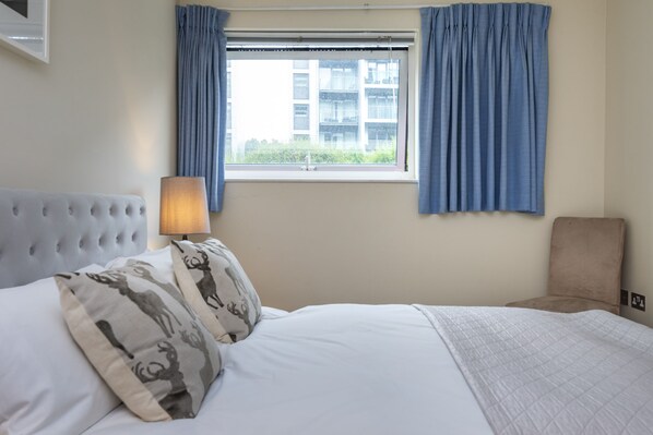 2 bedrooms, desk, iron/ironing board, travel cot