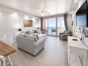 TV - 2128 Pool & Beach views,  w/ two parking passes, spectacular lagoon-style pool (Panama City Beach)