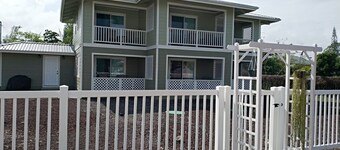 Ocean Breeze Inn 1 Queen's  Bed, 1 Full Bath, Private Entry and Private Balcony