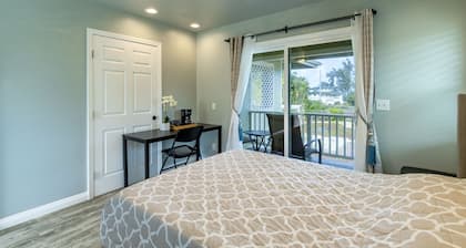 Ocean Breeze Inn 1 Queen's Bed, 1 Full Bath, Private Entry and Private Balcony