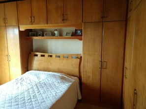 4 dormitorios, tabla de planchar con plancha, wifi gratis y ropa de cama