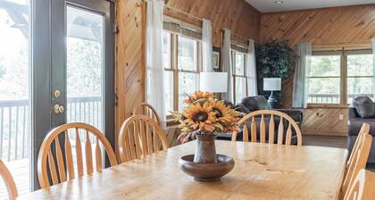 Majestic Views Retreat - 8 Bedrooms/Group/Family friendly