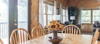 Majestic Views Retreat - 8 Bedrooms/Group/Family friendly