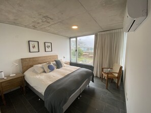 2 slaapkamers, een strijkplank/strijkijzer, wifi, beddengoed