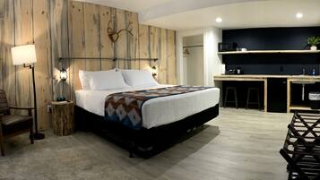 Deluxe King Kitchenette | Premium bedding, pillowtop beds, blackout drapes, free WiFi