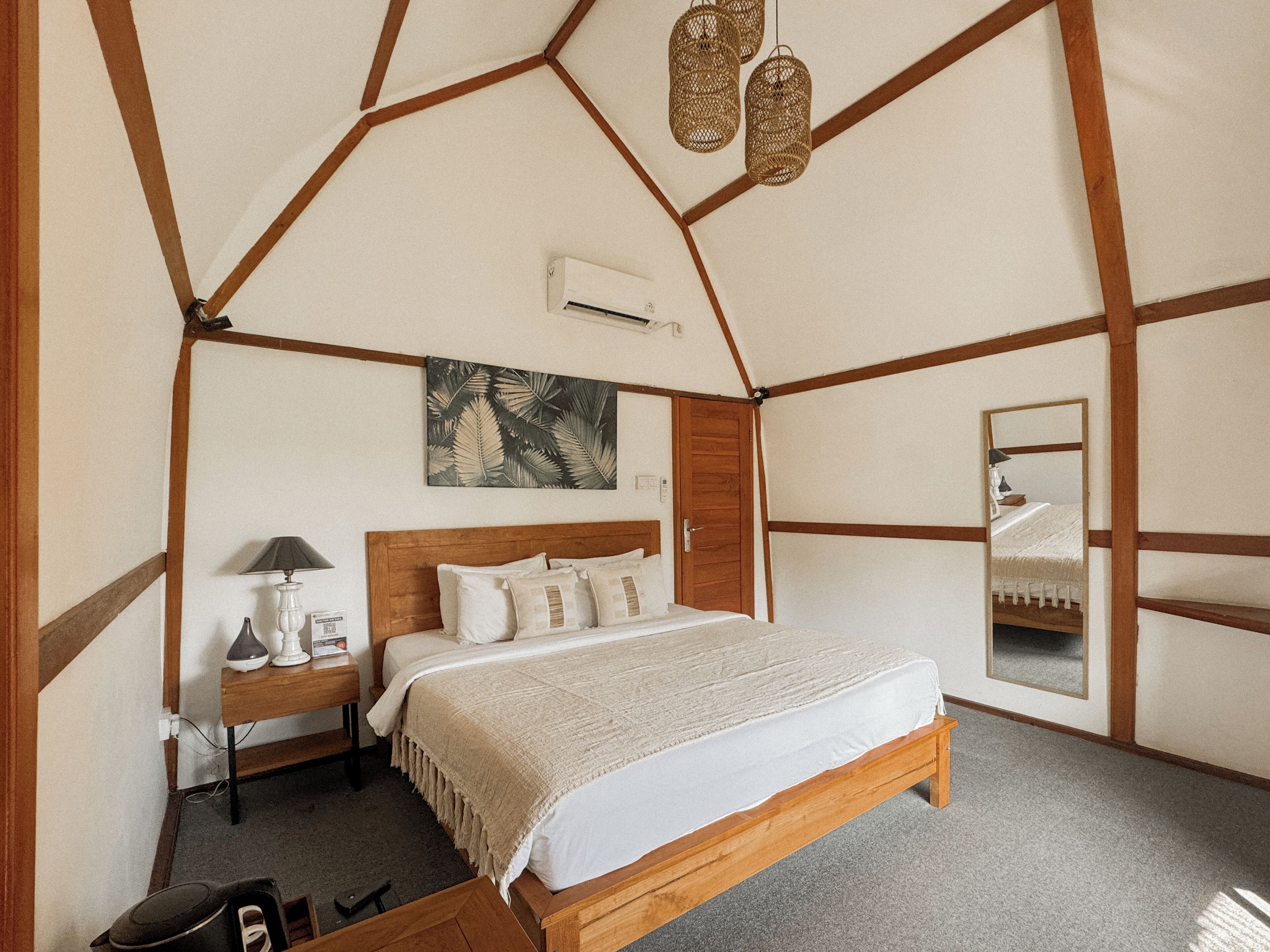 Bungalow Room | Skrivebord, skrivebord for bærbar PC, wi-fi (inkludert) og sengetøy