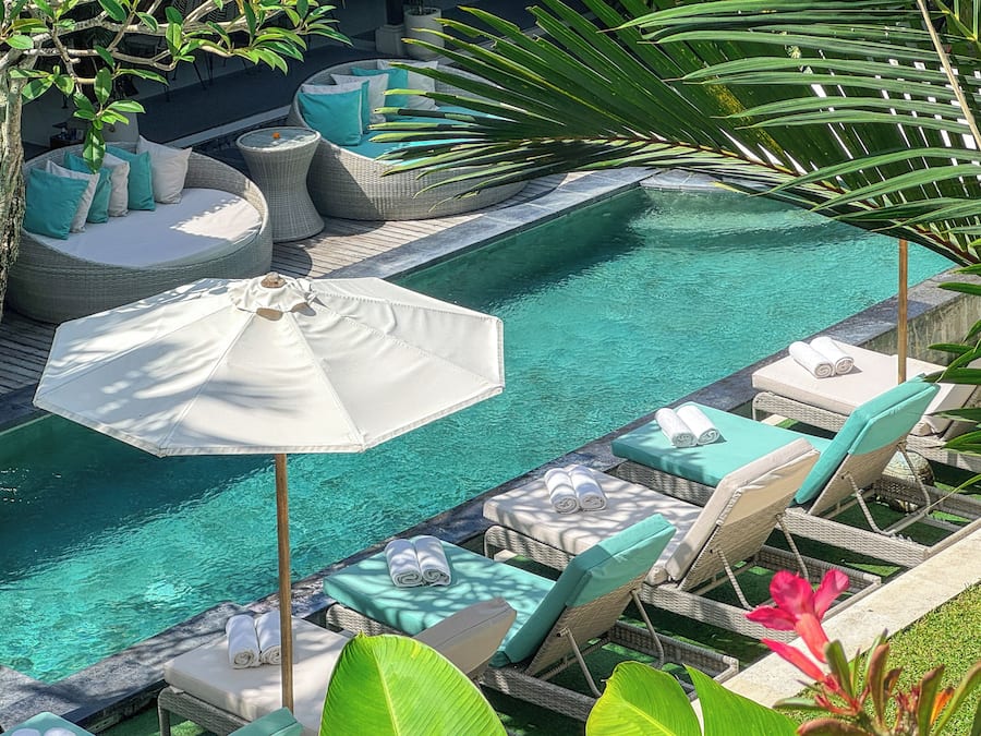 Outdoor pool, sun loungers