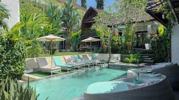 Outdoor pool, sun loungers