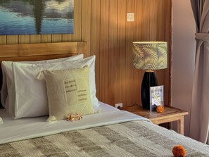 Bungalow with Garden View | Desk, laptop workspace, free WiFi, bed sheets