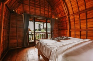 Bungalow Room | Escrivaninha, espaço de trabalho para notebook, Wi-Fi de cortesia