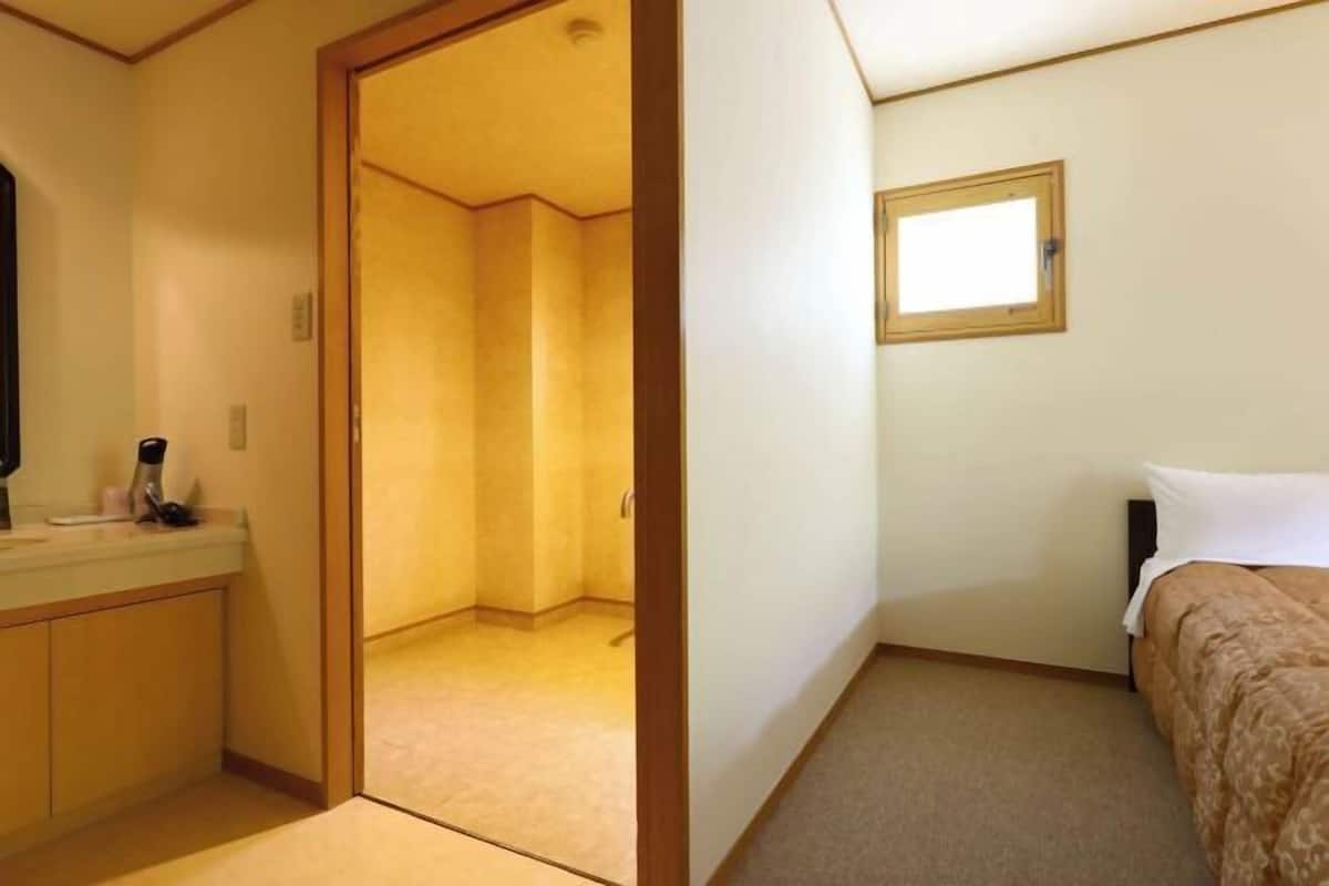 In-room safe, laptop workspace, blackout curtains, free WiFi