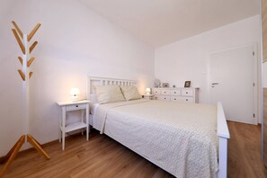 2 bedrooms, internet, bed sheets - Few Steps From The Sandy Beach (Zadar)