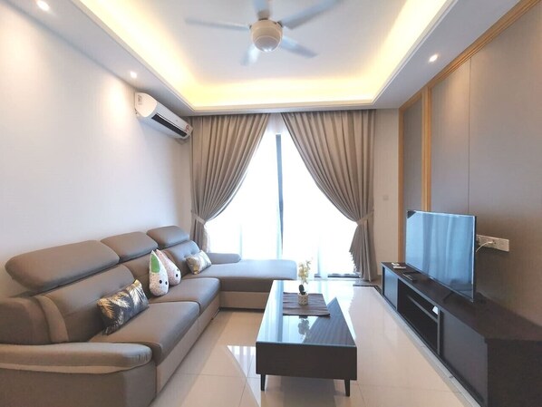 TV - R&F Princess Cove 公主湾 @ 新山民宿 JB City Homestay (johore)