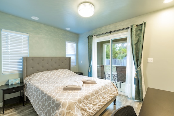 2 habitaciones, escritorio, tabla de planchar con plancha y wifi gratis