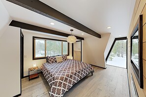 3 habitaciones, tabla de planchar con plancha, wifi y ropa de cama 