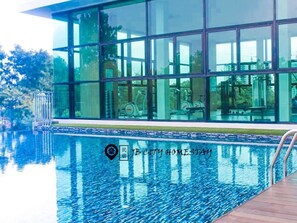 Outdoor pool - Sky Loft AEON (5pax -B17) @ JB City Homestay (johore)