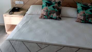 Basic Studio | Free minibar, individually furnished, blackout curtains, soundproofing