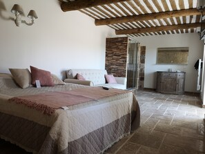 Chambres insonorisées, Wi-Fi gratuit, draps fournis