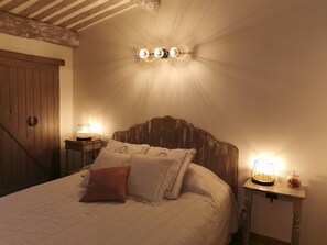 Habitación doble clásica (Jem's) | Minibar, insonorización, wifi gratis y ropa de cama 