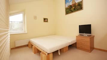 Apartment, 1 Bedroom | 1 bedroom, individually furnished, blackout curtains, iron/ironing board