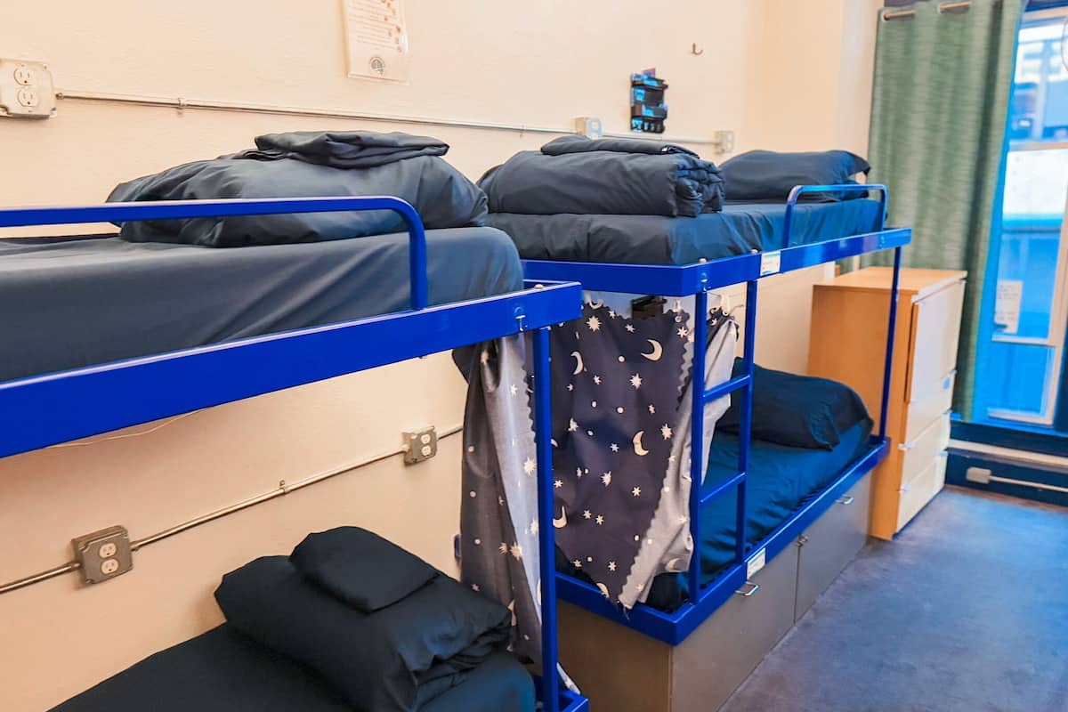 Laptop workspace, soundproofing, free WiFi, bed sheets