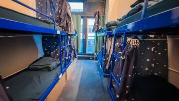 노트북 작업 공간, 방음 설비, 무료 WiFi, 침대 시트