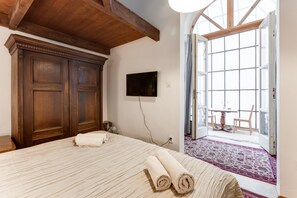 2 室のベッドルーム、アイロン / アイロン台、WiFi、ベッドシーツ