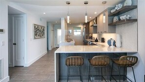 Private kitchen - Horizons West Unit #608 3 bedroom, 2 bath with a SPECTACULAR GULF VIEW! (Sarasota)