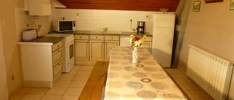 Refrigerador, microondas, horno y lavavajillas