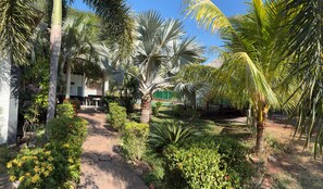 Garden - RodMar Hotel (El Cuco)