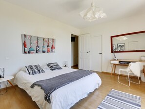 6 bedrooms, free WiFi