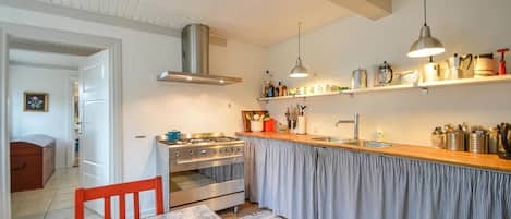 Kühlschrank, Herdplatte, Geschirrspüler