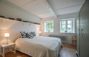 3 bedrooms, travel crib, free WiFi