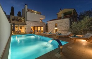 Beheizter Pool