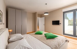 4 Schlafzimmer, Reisekinderbett, kostenloses WLAN, Bettwäsche