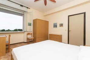 2 bedrooms, bed sheets - M072 - Marcelli, three-room apartment in residence with swimming pool (Marcelli)