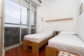 2 多间卧室、床单