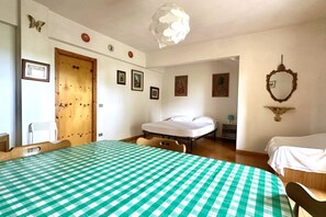 2 bedrooms, bed sheets