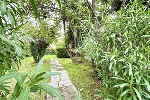 Property grounds - M114 - Marcelli, three-room apartment with garden 200m from the sea (Marcelli)