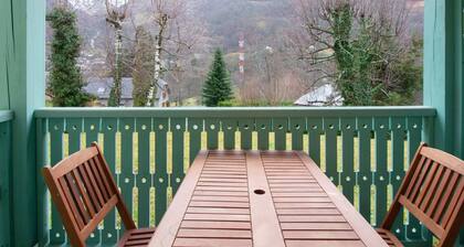 Chalet adosado triplex para 7 personas con terraza y parking en Cauterets