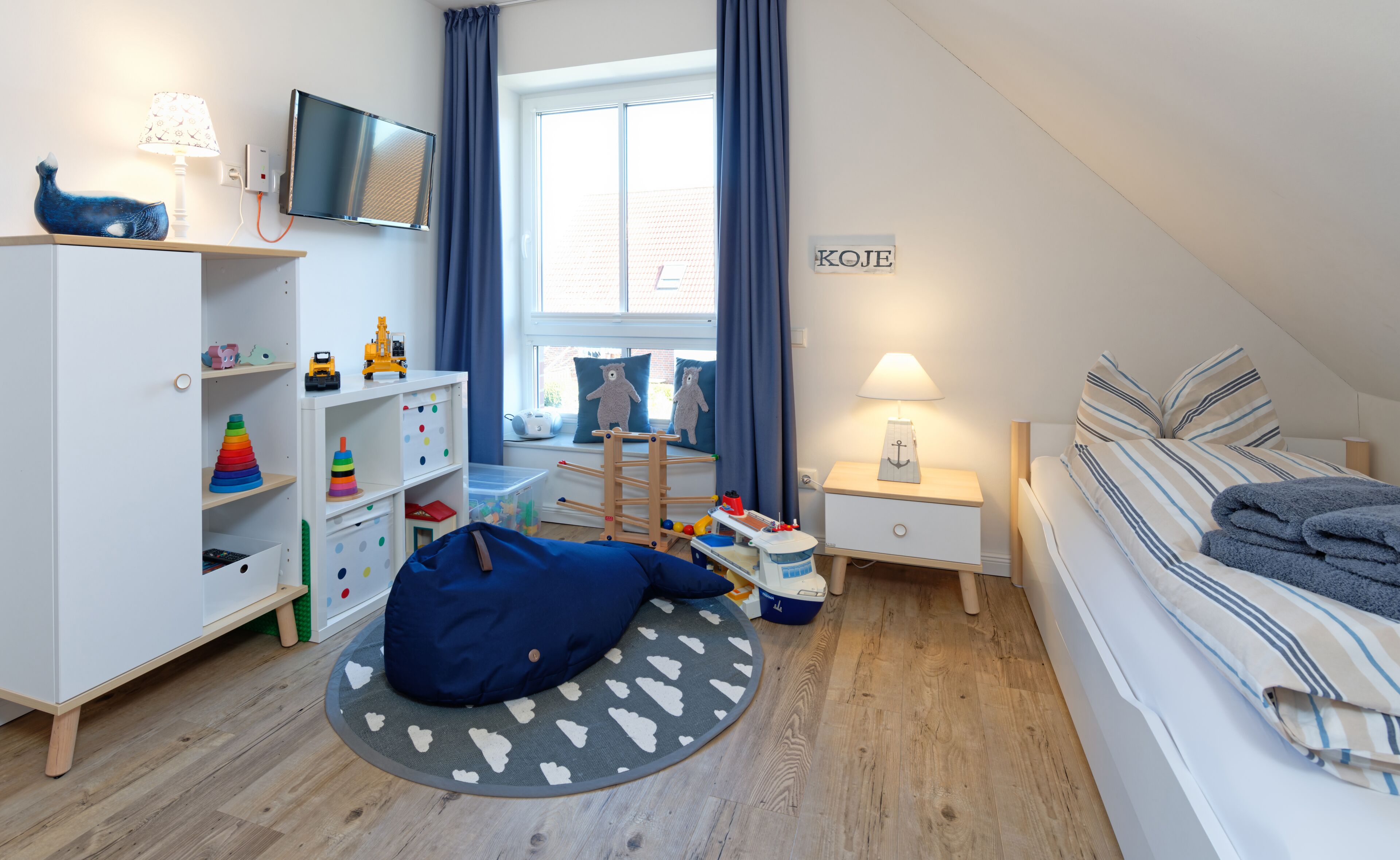 Kinderzimmer mit viel Spielzeug