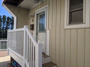 Exterior detail - Canal-front, walk to the beach/boardwalk (Ocean City)