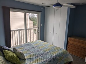 3 bedrooms, iron/ironing board, free WiFi - Canal-front, walk to the beach/boardwalk (Ocean City)
