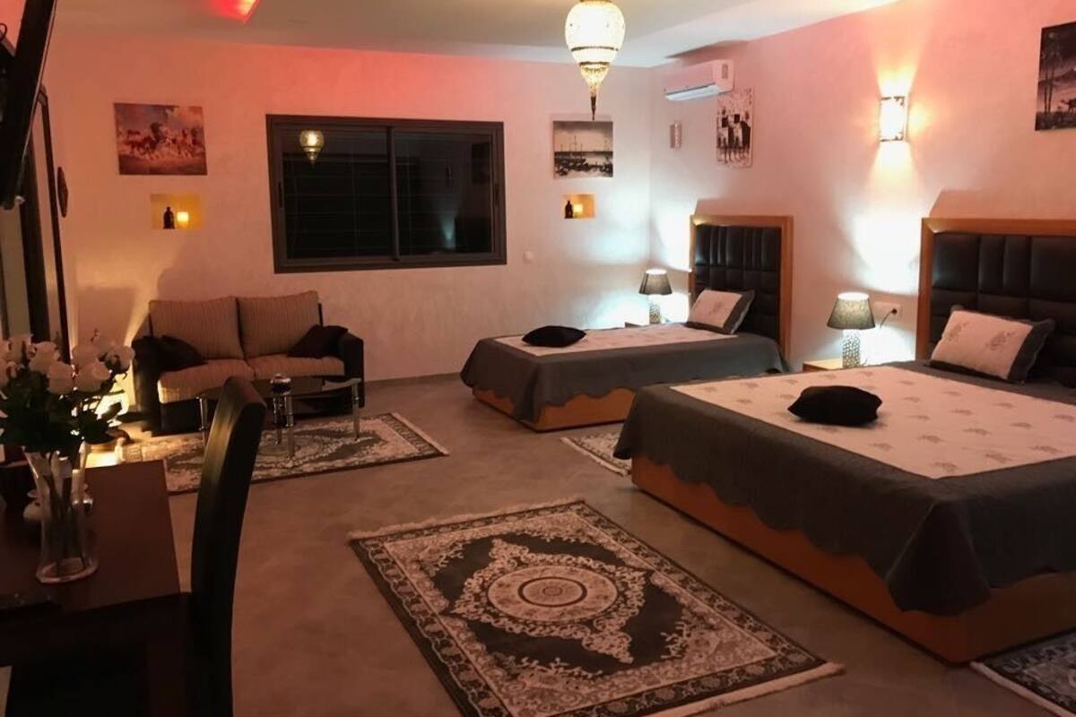 Suite Royal | Una cassaforte in camera, tende oscuranti, insonorizzazione