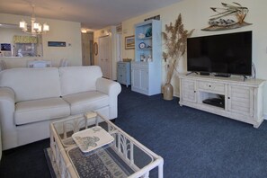 TV, fireplace - First Floor, 2 BD, 2 BA Condo, Bayside Views, Pool, Tennis, and Many Free Activities! (Ocean View)