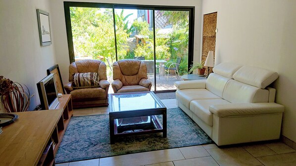 Living area - Maisonnette Viarme/Talensac district - near the center (Nantes)